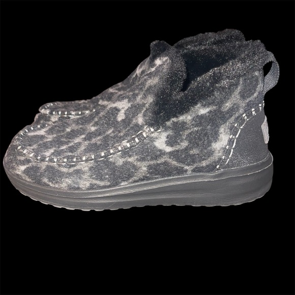 Hey Dude Shoes - Hey Dude Denny Ankle Boots Womens Size 6 Marble Grey Leopard Print Faux Fur Shoe